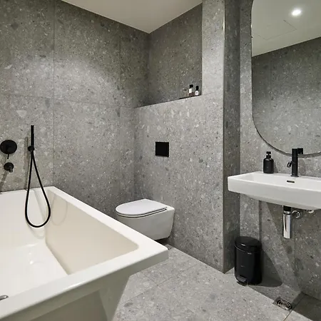 Apartman Luxury 2Br Apartment With Garden, 5Mins From Old Town & Beach *